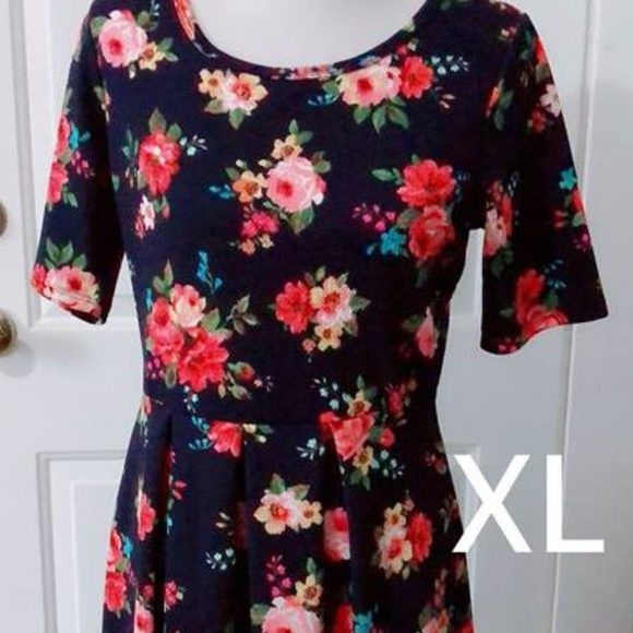 Amelia James Dresses & Skirts - Amelia James XL Carmel Dress Navy Floral